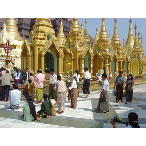 Picture Myanmar Yangon Shwedagon Pagoda 2005-01 52 - Photos Shwedagon Pagoda