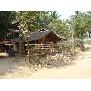 Picture Myanmar Maungmagan North 2005-01 3 - Photographers Maungmagan North