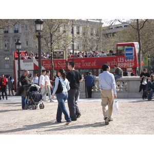 Picture France Paris Champs Elysees 2006-04 25 - Tourist Attraction Champs Elysees