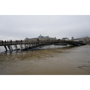 Picture France Paris Seine river 2016-06 11 - Perspective Seine river