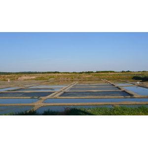 Picture France Guerande Les marais salants 2007-08 10 - Car Les marais salants