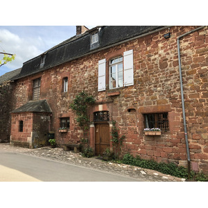 Picture France Collonges la Rouge 2018-04 53 - Car Collonges la Rouge