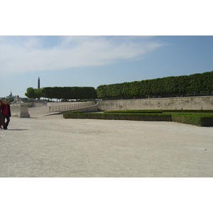 Picture France Paris Garden of Tuileries 2007-05 21 - Flight Garden of Tuileries