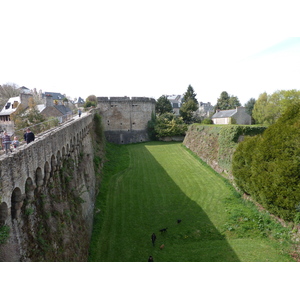 Picture France Dinan Dinan city walls 2010-04 34 - Flight Dinan city walls