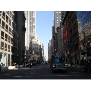 Picture United States New York down the 5th Avenue 2006-03 23 - Tourist down the 5th Avenue