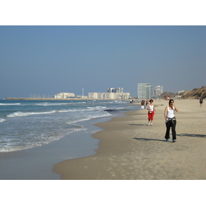 Picture Israel Herzliya 2006-12 3 - Shopping Mall Herzliya