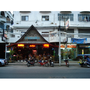 Picture Thailand Jomtien Thappraya 2008-01 54 - Car Thappraya