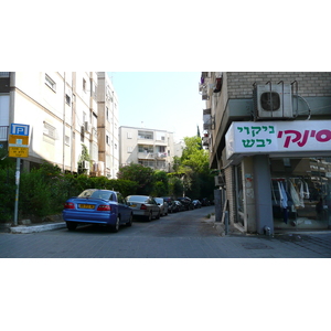 Picture Israel Tel Aviv Jabotinsky Street 2007-06 4 - Pictures Jabotinsky Street