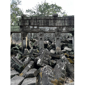 Picture Cambodia Siem Reap Ta Prohm 2023-01 26 - Car Ta Prohm