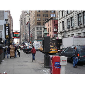 Picture United States New York Up Broadway 2006-03 31 - Photographers Up Broadway