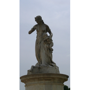 Picture France Paris Garden of Tuileries 2007-05 295 - Perspective Garden of Tuileries