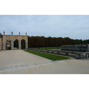 Picture France Vaux Le Vicomte Castle Vaux Le Vicomte Gardens 2010-09 32 - Perspective Vaux Le Vicomte Gardens