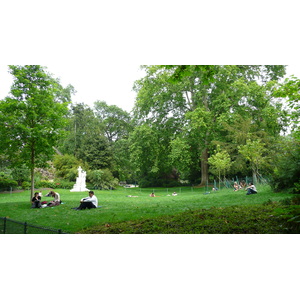 Picture France Paris Monceau Garden 2007-06 18 - Flight Monceau Garden