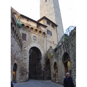 Picture Italy San Gimignano 2004-03 39 - Flights San Gimignano