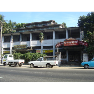 Picture Myanmar Yangon 2005-01 21 - Store Yangon