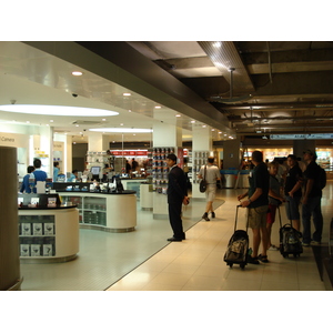 Picture Thailand Bangkok Suvarnabhumi Airport 2007-02 6 - Photographers Suvarnabhumi Airport