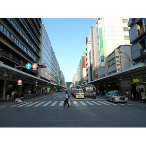 Picture Japan Kyoto Shijo dori 2010-06 20 - Perspective Shijo dori