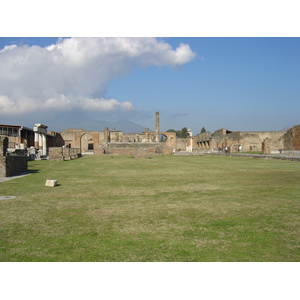 Picture Italy Pompei 2004-11 85 - Road Pompei