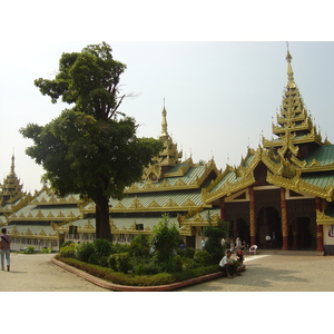 Picture Myanmar Yangon Shwedagon Pagoda 2005-01 0 - Sight Shwedagon Pagoda