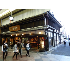 Picture Japan Kyoto Shijo dori 2010-06 71 - Perspective Shijo dori