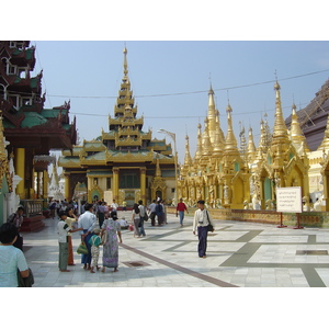 Picture Myanmar Yangon Shwedagon Pagoda 2005-01 24 - Photo Shwedagon Pagoda