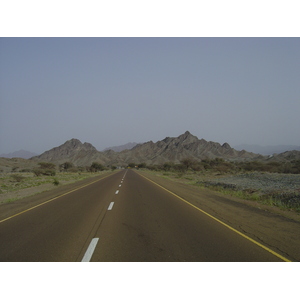 Picture Sultanate of Oman Buraimi to Sohar road 2005-03 23 - Tourist Buraimi to Sohar road