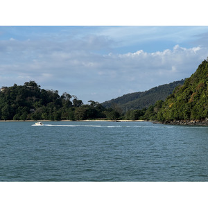 Picture Thailand Ko Phi Phi to Phuket Ferry 2021-12 34 - Perspective Ko Phi Phi to Phuket Ferry