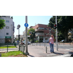 Picture Israel Tel Aviv Rothschild Street 2007-06 29 - Visit Rothschild Street