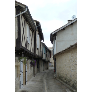 Picture France Issigeac 2010-08 2 - Perspective Issigeac