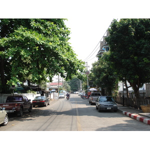 Picture Thailand Chiang Mai Inside Canal 2006-04 29 - Car Rental Inside Canal