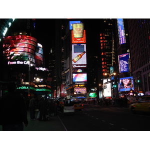 Picture United States New York Time Square 2006-03 40 - Store Time Square