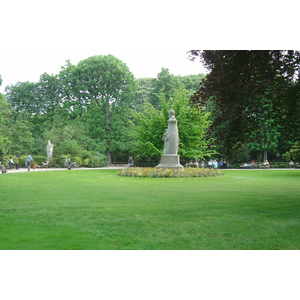 Picture France Paris Luxembourg Garden 2007-04 14 - Photographers Luxembourg Garden