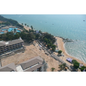 Picture Thailand Pattaya iBeach Resort iBeach Room and Pool Building 2009-01 2 - Trail iBeach Room and Pool Building