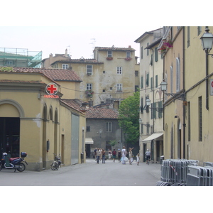 Picture Italy Lucca 2002-07 8 - Tourist Lucca