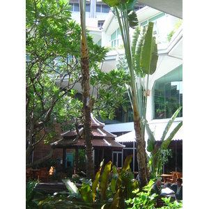 Picture Thailand Bangkok Dusit Tani Hotel 2005-12 25 - Road Dusit Tani Hotel