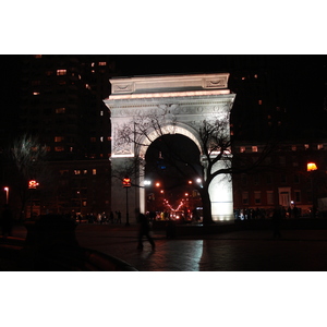 Picture United States New York Washington Square 2006-03 11 - Flights Washington Square