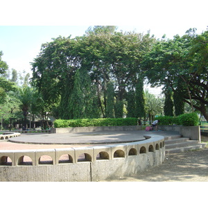 Picture Thailand Bangkok Lumpini Park 2005-12 22 - Perspective Lumpini Park