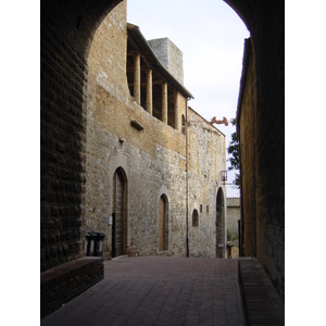 Picture Italy San Gimignano 2004-03 38 - Perspective San Gimignano