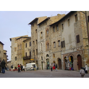 Picture Italy San Gimignano 2004-03 29 - Perspective San Gimignano