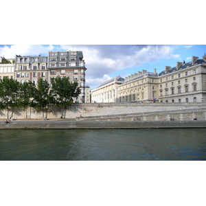 Picture France Paris La seine banks 2007-07 19 - Photographers La seine banks