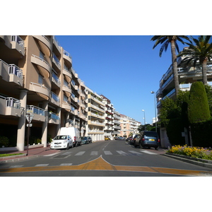 Picture France Cannes Avenue de Lerins 2008-03 23 - Car Avenue de Lerins