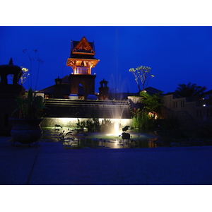 Picture Thailand Khao Lak Meridien Khao Lak Hotel By Night 2005-12 24 - Road By Night