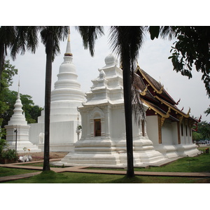 Picture Thailand Chiang Mai Inside Canal Wat Phra Sing temple 2006-04 2 - Photographer Wat Phra Sing temple