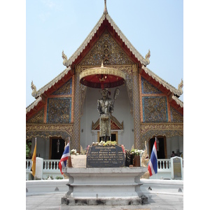 Picture Thailand Chiang Mai Inside Canal Wat Phra Sing temple 2006-04 27 - Travel Wat Phra Sing temple