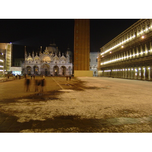 Picture Italy Venice 2005-03 183 - Road Venice