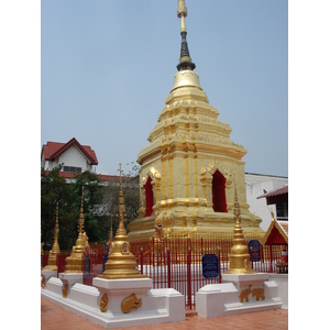 Picture Thailand Chiang Mai Inside Canal Wat Mun Ngeun Khong temple 2006-04 1 - Picture Wat Mun Ngeun Khong temple