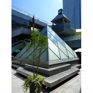 Picture Japan Tokyo Roppongi Hills 2010-06 113 - Perspective Roppongi Hills