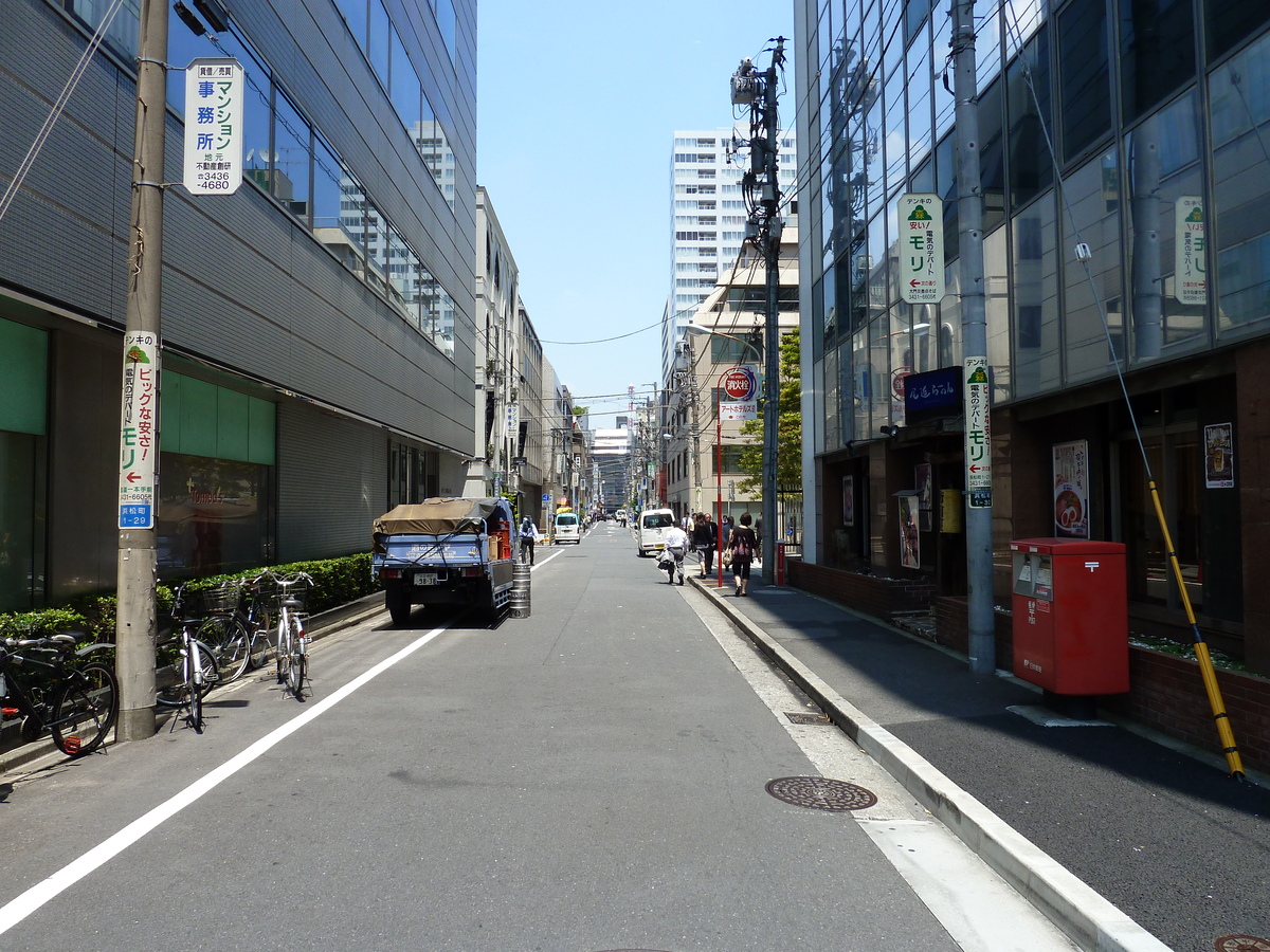 Picture Japan Tokyo Shiodome 2010-06 7 - Streets Shiodome