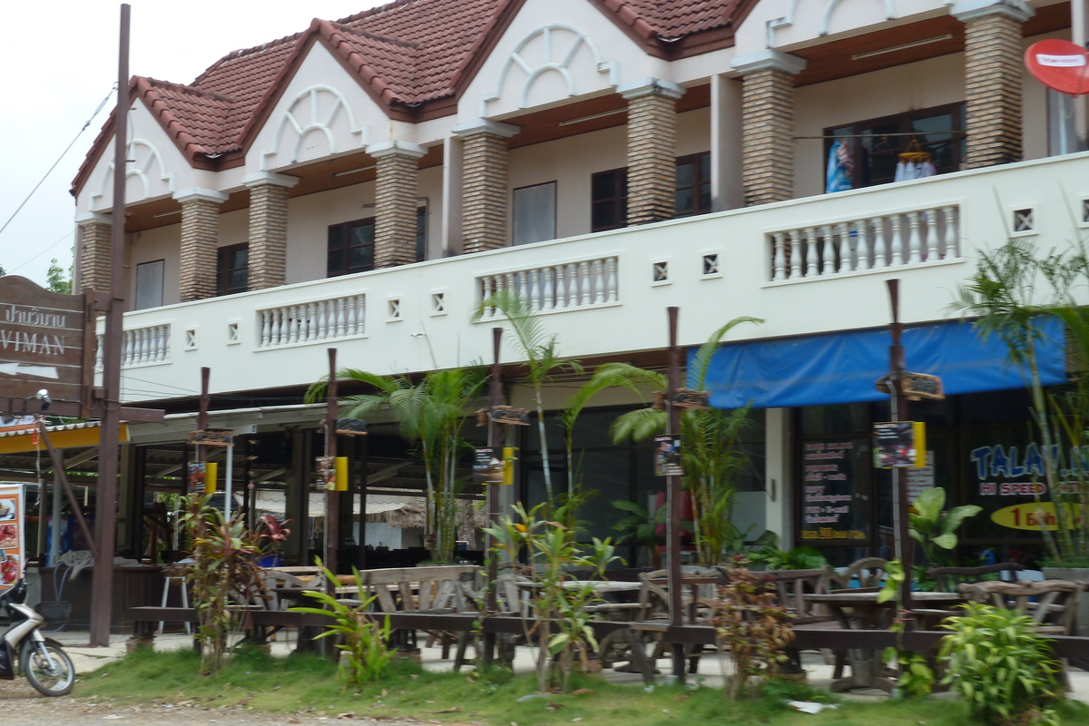 Picture Thailand Ko Chang Island road 2011-02 46 - Cost Island road