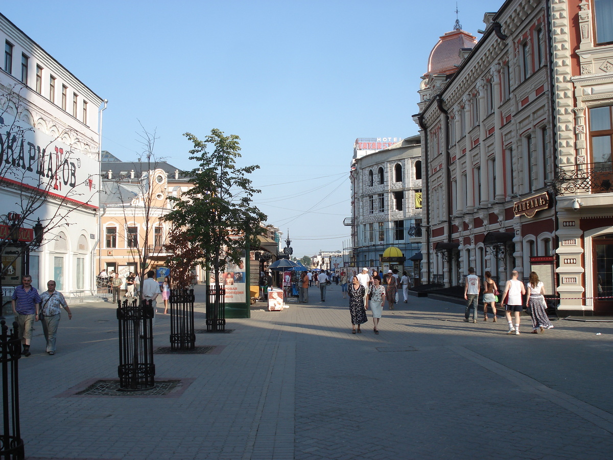 Picture Russia Kazan Baumana Street 2006-07 33 - French Restaurant Baumana Street